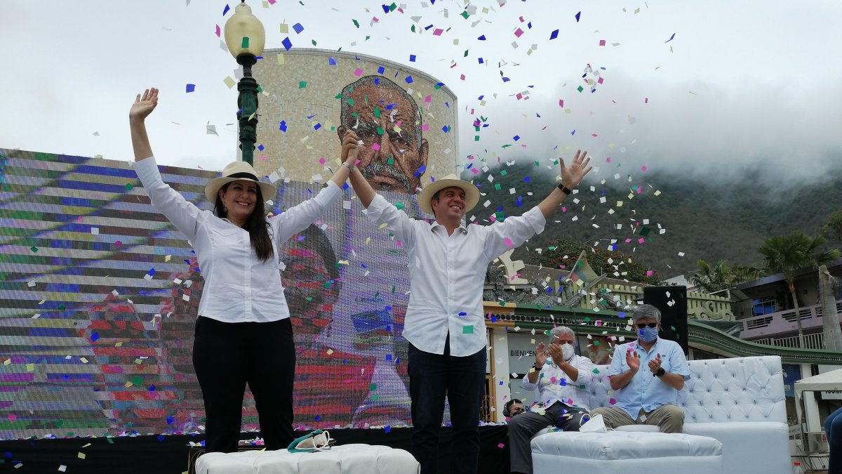 El binomio de SUMA, Celi - Sevilla, fue proclamado y presentado en Montecristi.