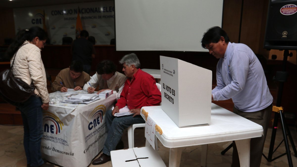 El voto es la decisión final del elector una vez que decidió por quién sufragar.