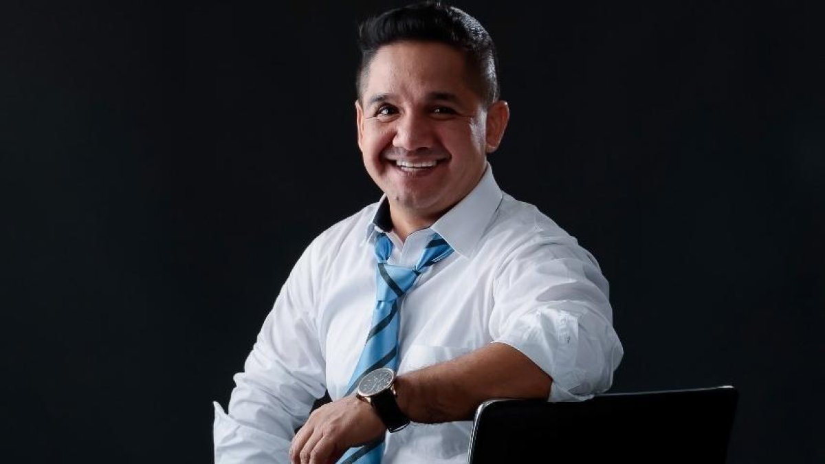 Henry Avelino está alejado de la pantalla.