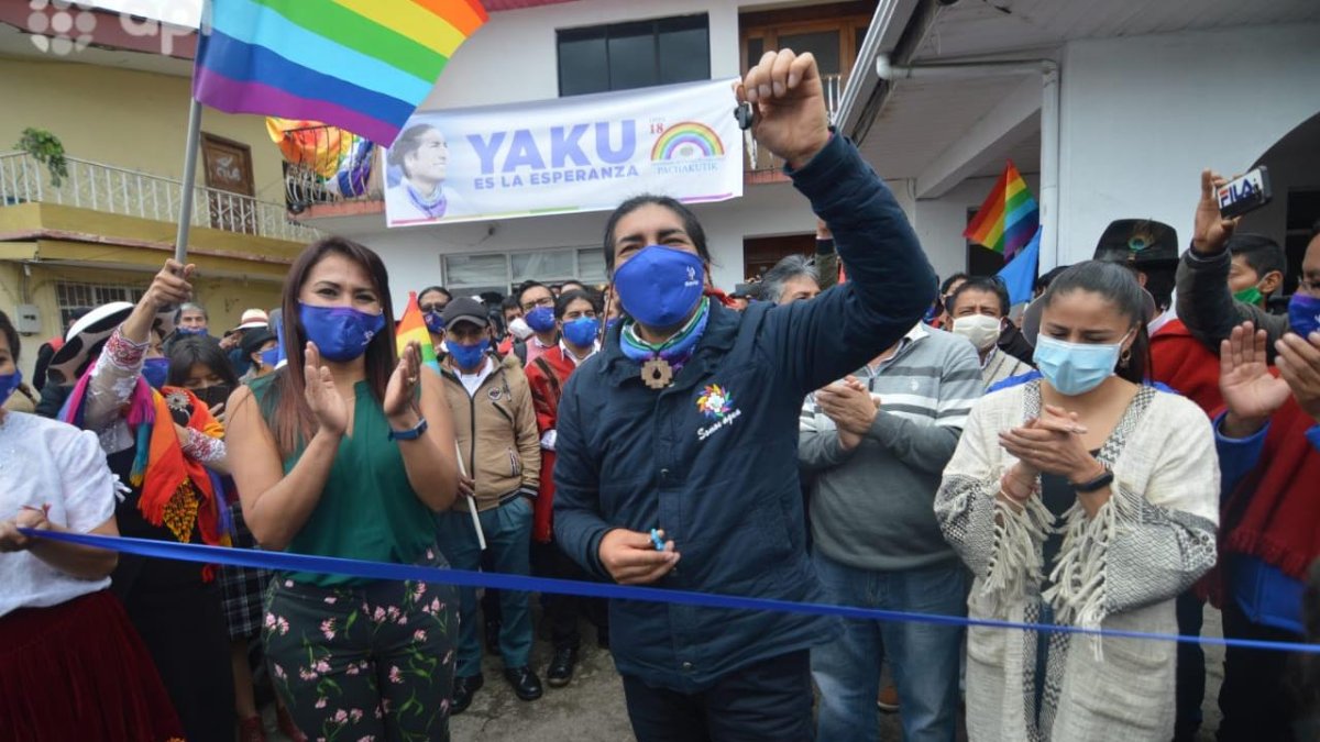 El precandidato presidencial, Yaku Pérez, visitó la sede de Ecuarunari en Cuenca.