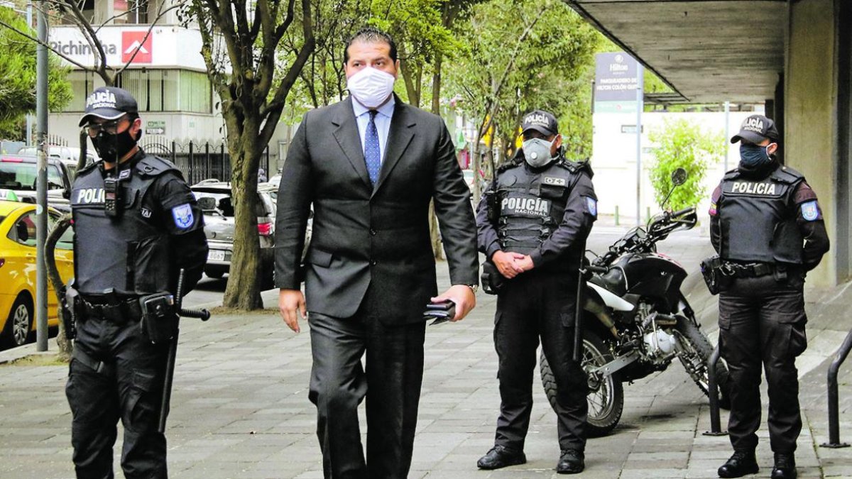 En las últimas semanas, Harrison Salcedo se presentó como abogado defensor del asambleísta Eliseo Azuero.