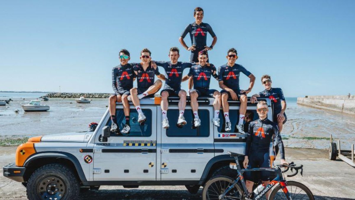 Richard Carapaz publicó algunas fotos junto a sus compañeros, disfrutando la jornada libre en la competencia.