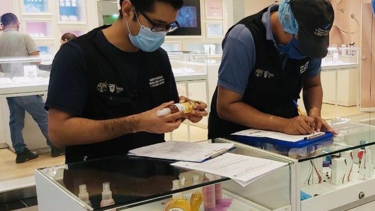 Control. Más de 100 locales de 24 ciudades del país fueron inspeccionados. 