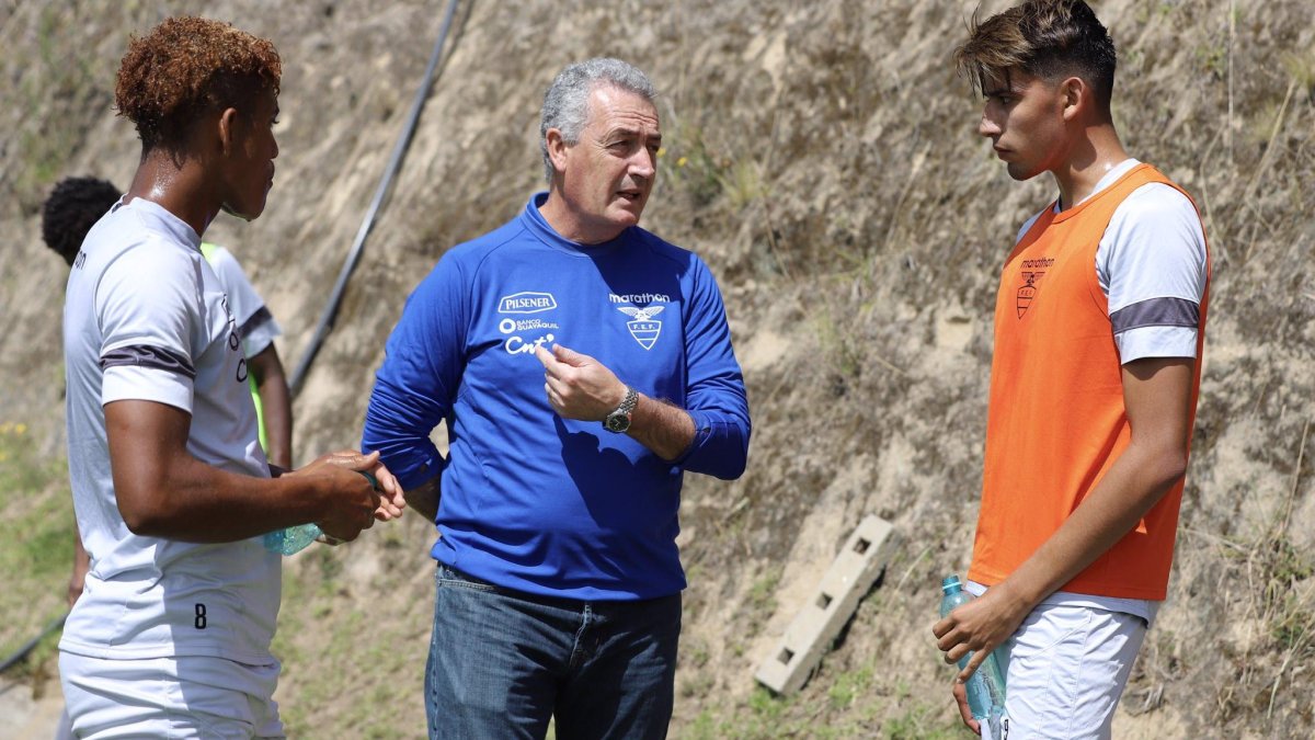 Gustavo Alfaro, entrenador de la selección ecuatoriana, no incluirá a nacionalizados en su lista.
