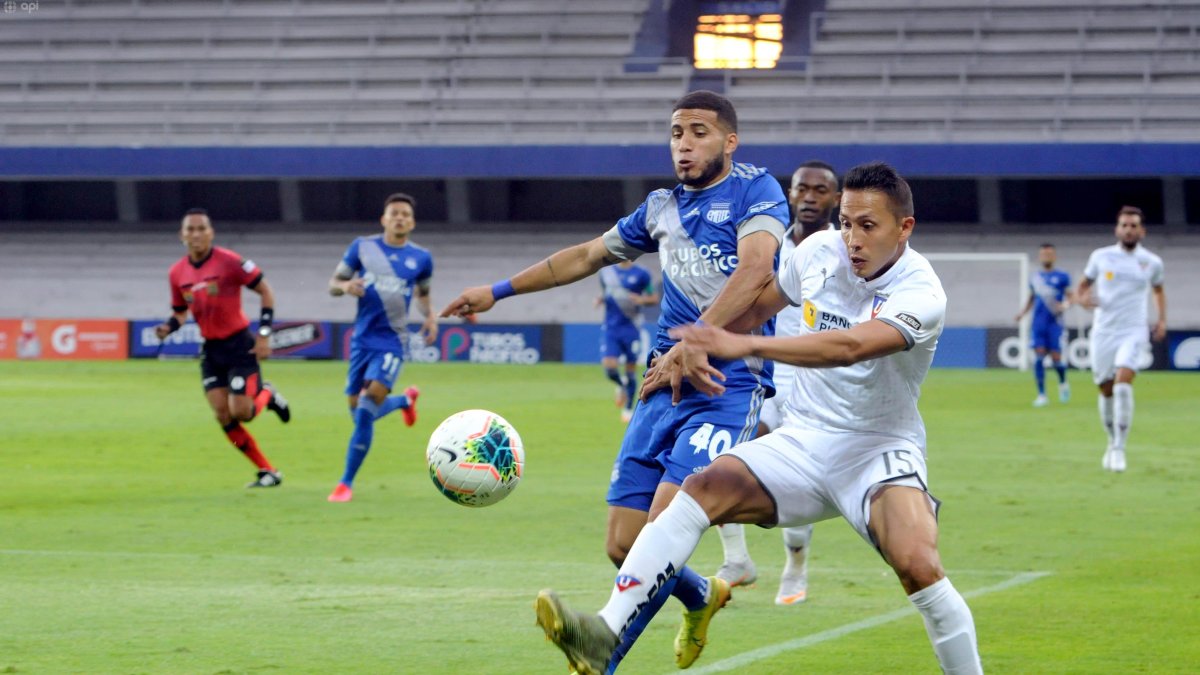 El equipo albo se fue por delante en el marcador al finalizar el primer tiempo.