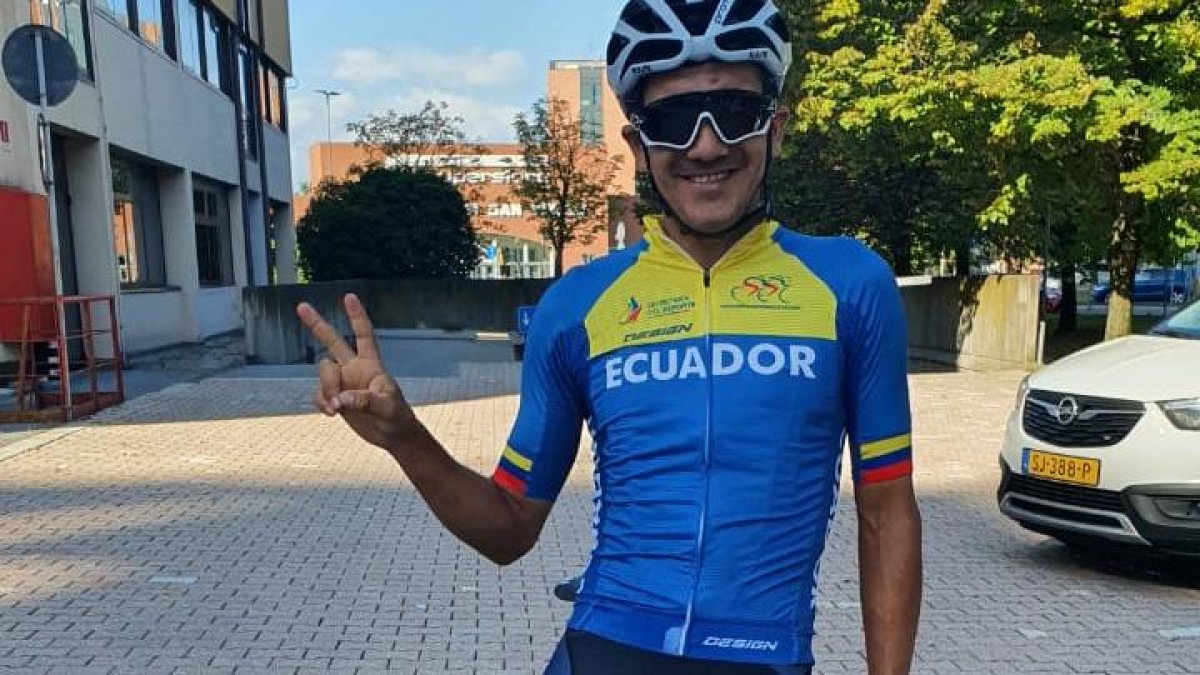 Richard Carapaz fue el primer tricolor en llegar a Italia y ya entrenó este viernes 25 de septiembre.