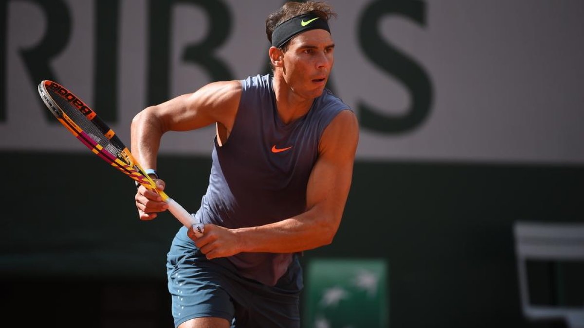 El tenista español, actual número dos del mundo, entrenó ya este sábado sobre la arcilla parisina.