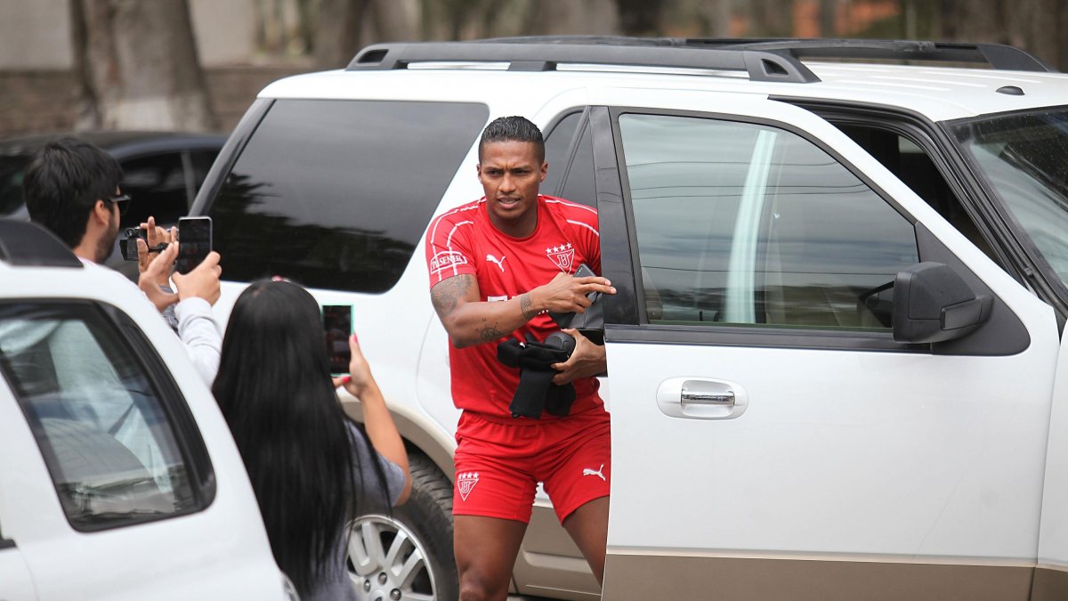 Antonio Valencia tiene ya casi un año que salió de Liga de Quito. Estuvo un tiempo en solitario buscando equipo hasta ahora que suena el Querétaro.
