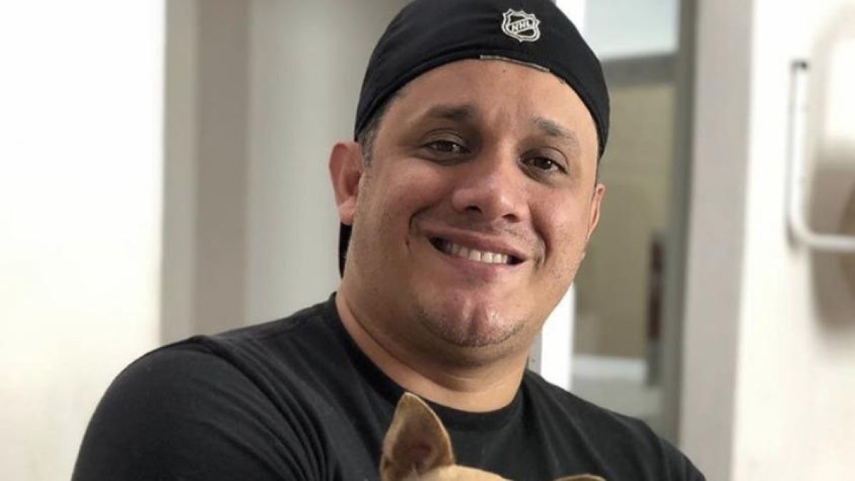 Carlos José no tiene síntomas.