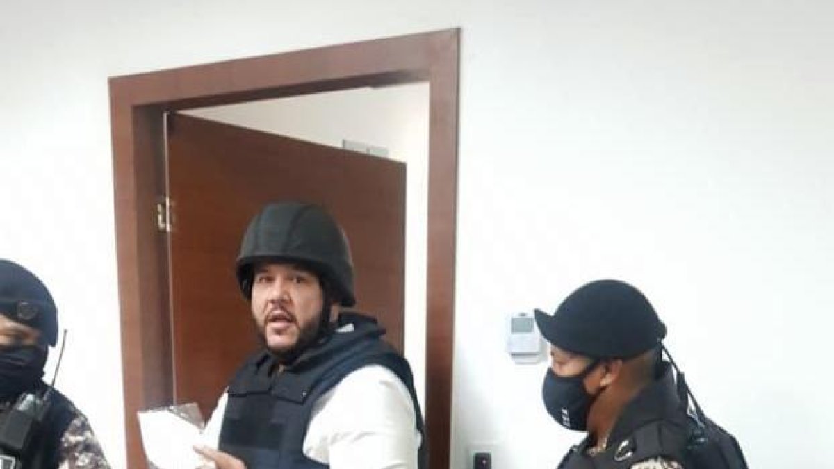 Diligencia. Jacobo Bucaram fue expulsado de Colombia en septiembre.