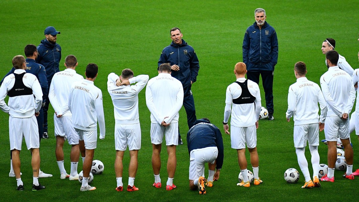 El seleccionador ucranio Andriy Shevchenko durante un entrenamiento del equipo esta semana