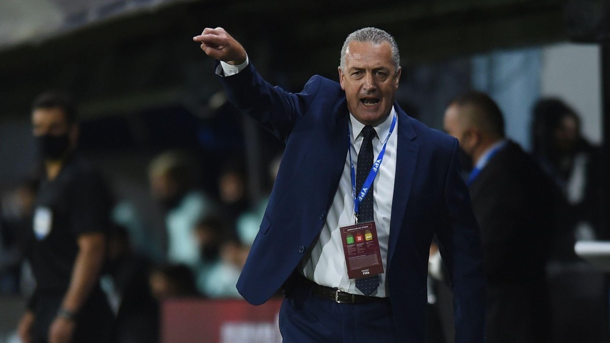 Gustavo Alfaro considera que Ecuador respetó demasiado a Argentina en el primer tiempo.