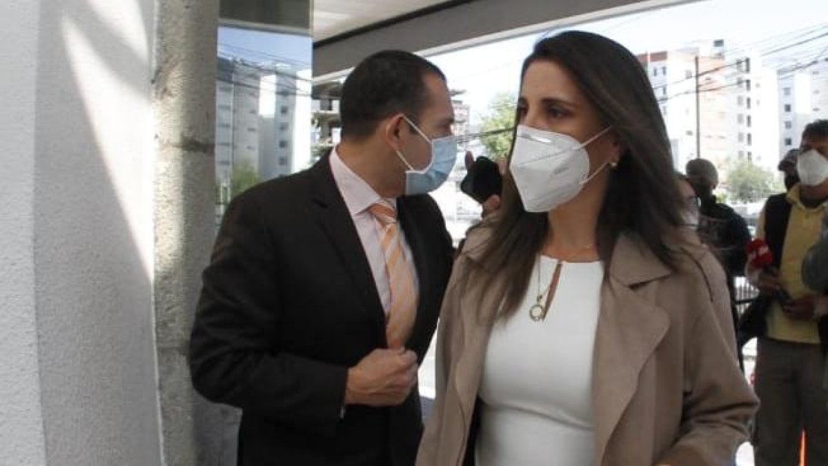 Juicio. Silvana Pástor, una de 15 procesados por el caso Singue, acudió a la Corte al juicio por peculado que se instaló este lunes.