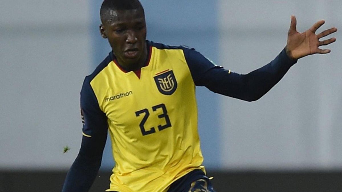 Moisés Caicedo tuvo su primera convocatoria con la Tri este año y debutó contra Argentina.