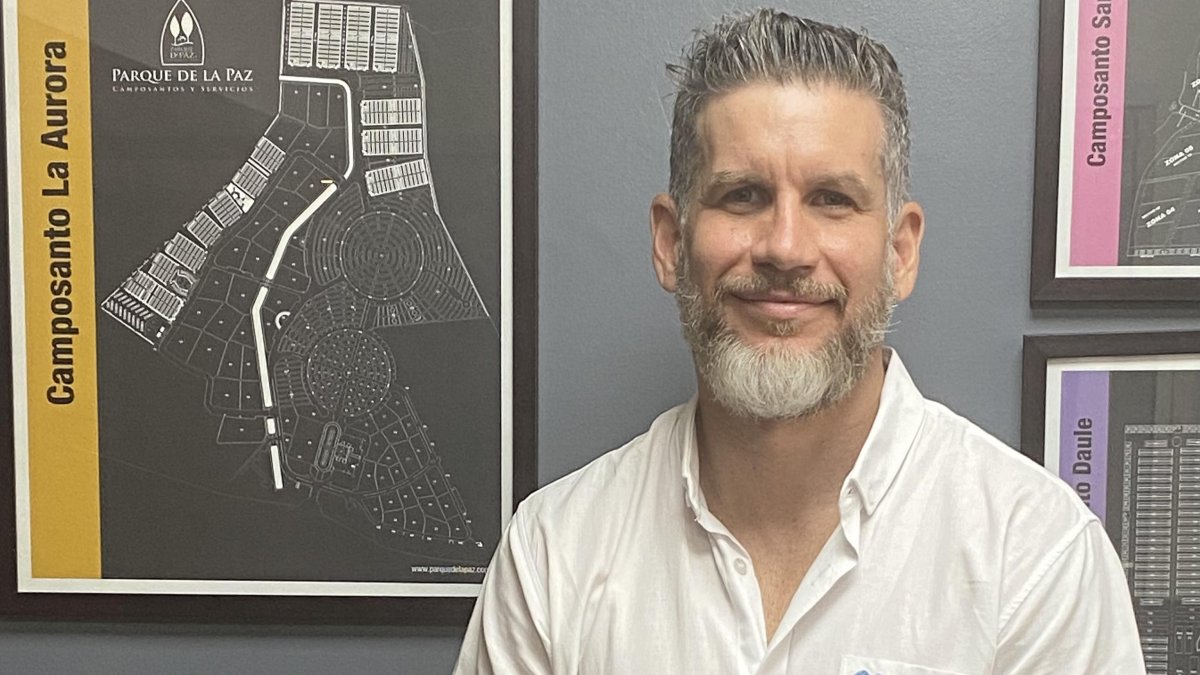 Fernando Flores, presidente del cementerio Parque de la Paz.