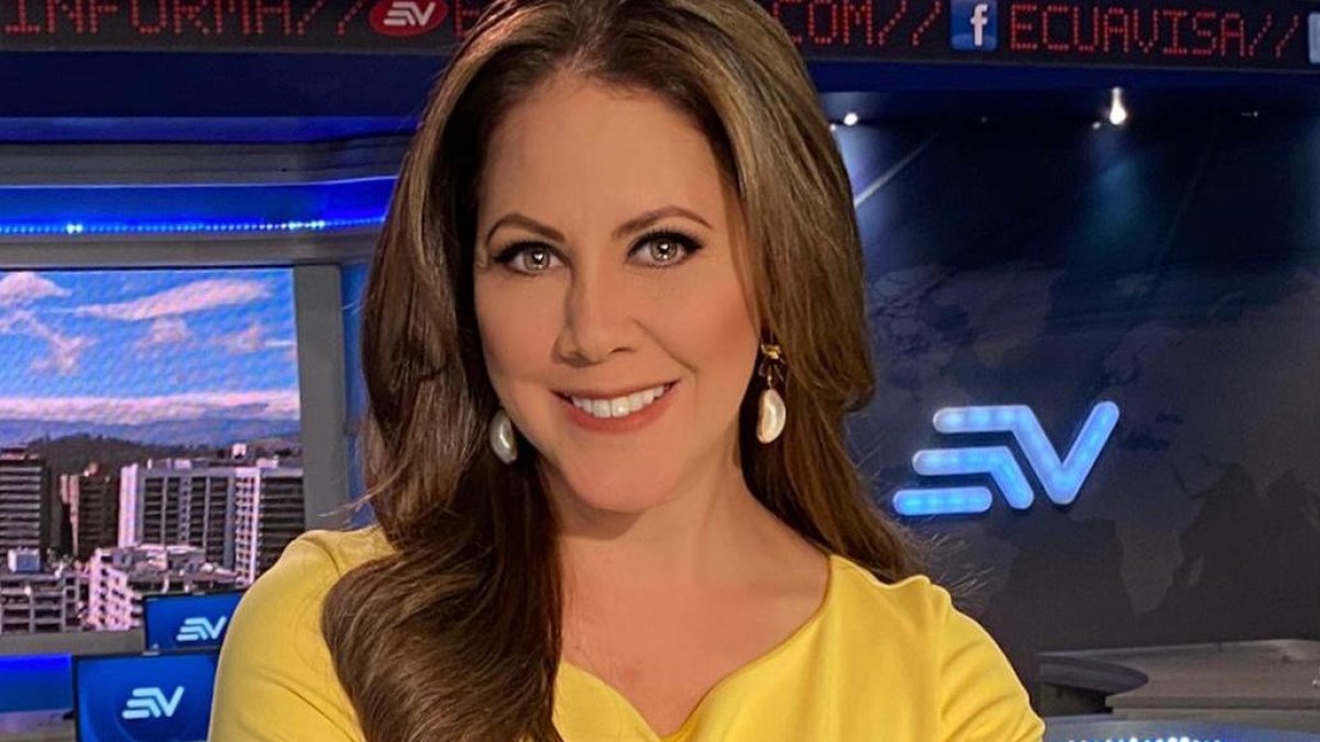 Denisse Molina en el informativo del lunes 12 de octubre.