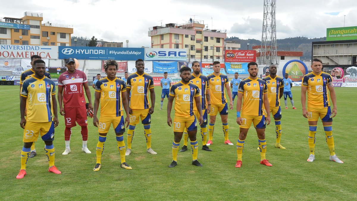 Máximo Banguera llegó a mediados de este año para jugar en Delfín de Manta y es el portero titular.