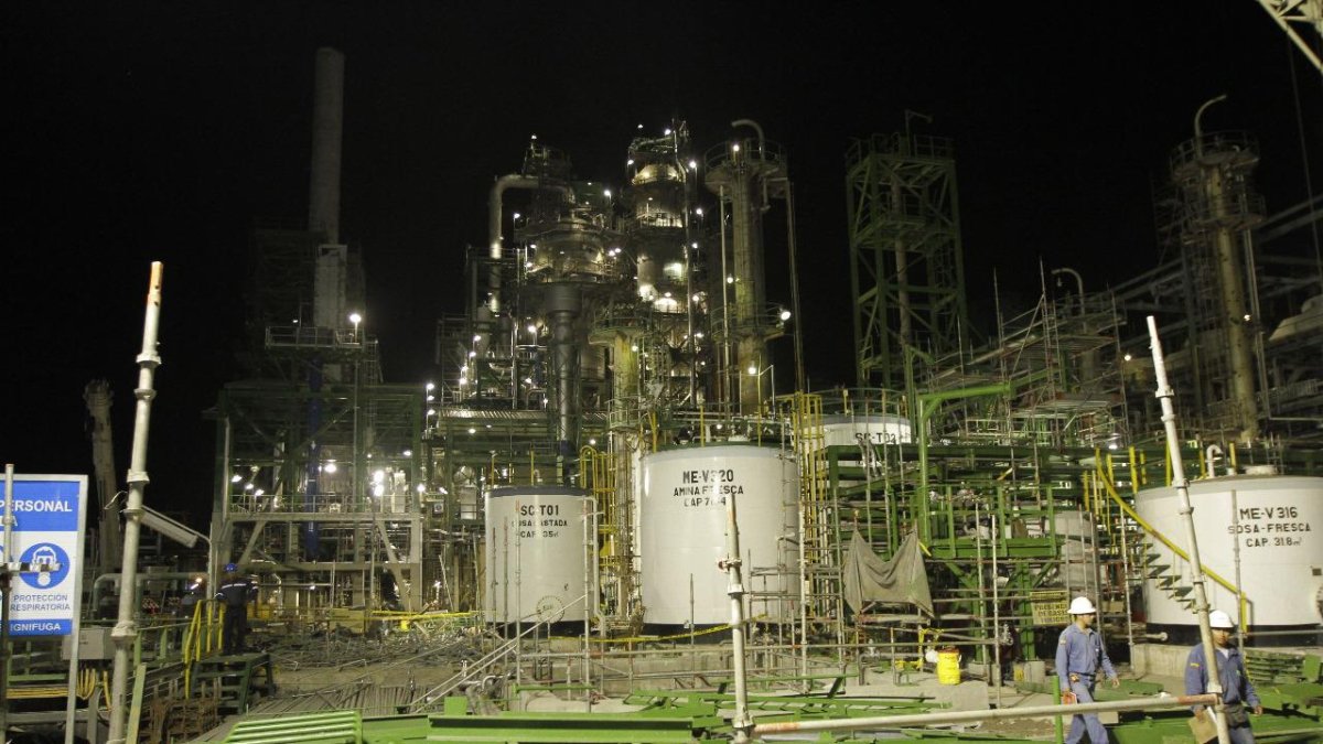 Instalaciones. Infraestructura de la estatal Petroecuador en la Refinería de Esmeraldas.