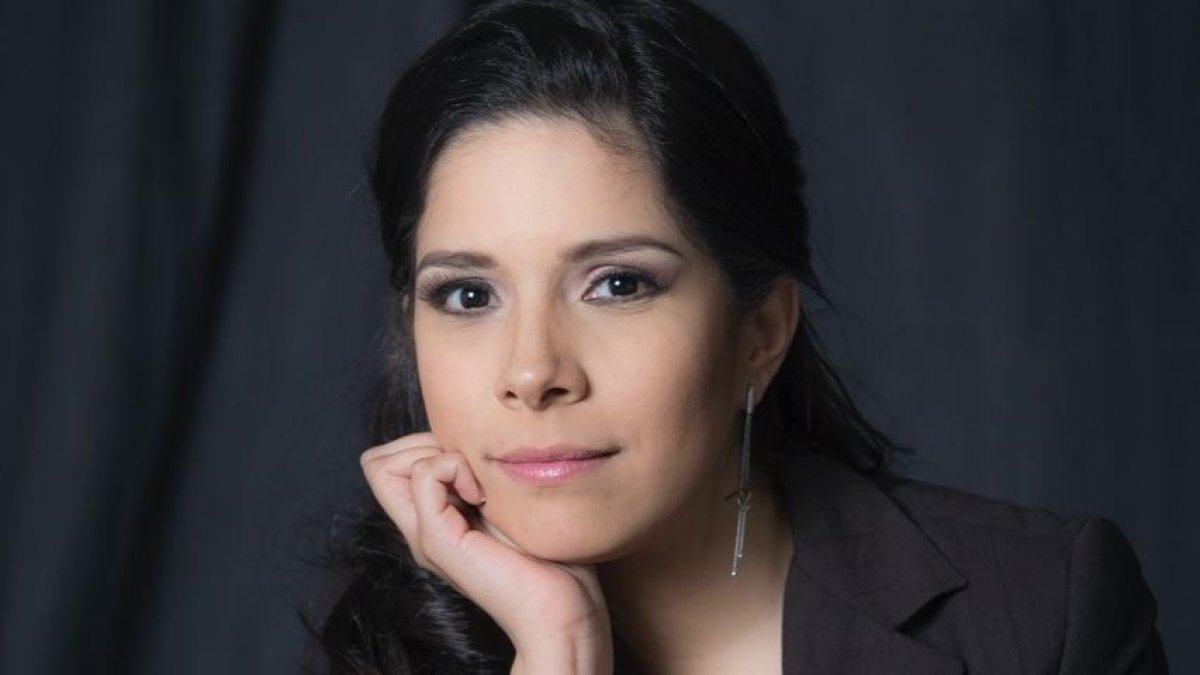 Shirley Estrada es una defensora férrea del idioma de Cervantes.