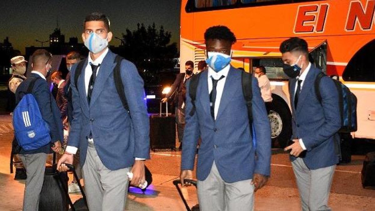 Los jugadores de Emelec confían en sacar un buen resultado en Argentina.