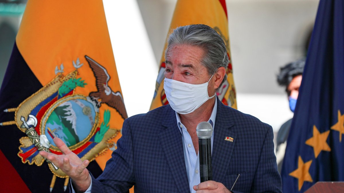 Ministro de Salud dijo que los médicos habrían llevado el covid a los hospitales.