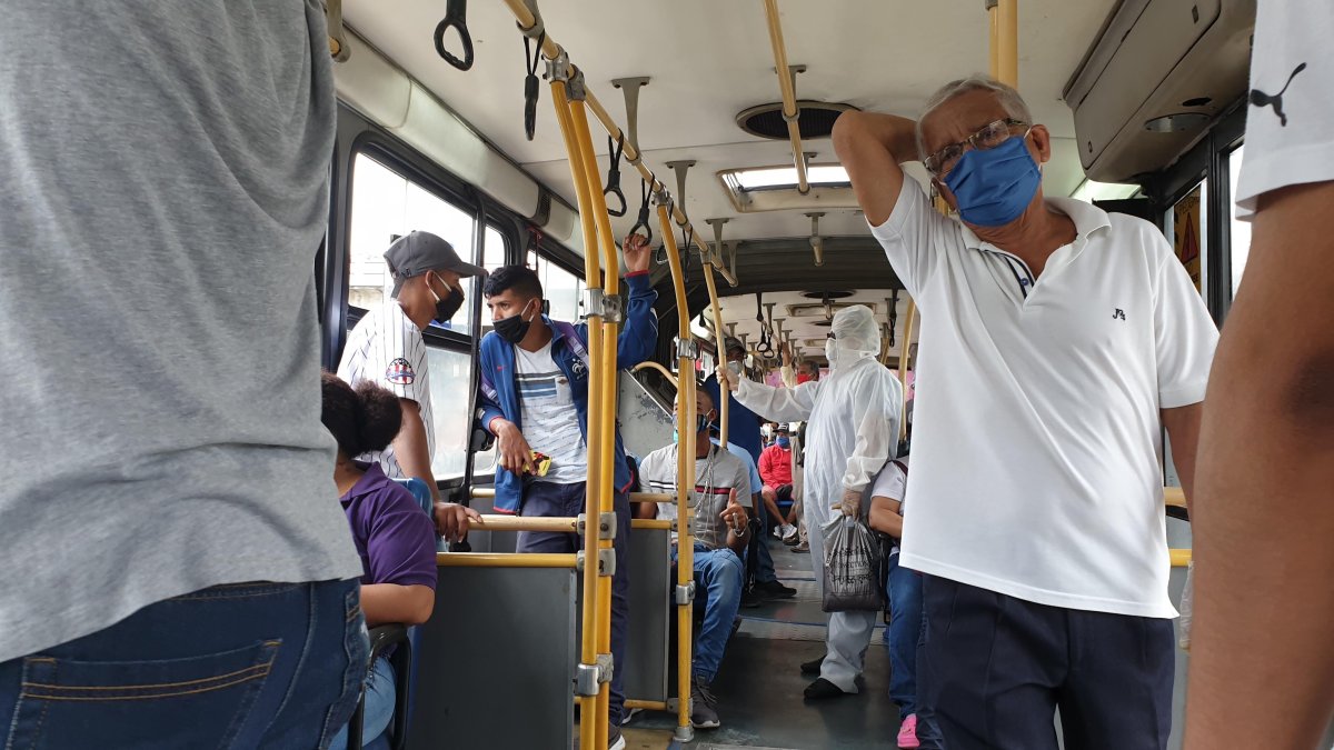 Nuevas restricciones en Guayaquil por el aumento de casos de COVID.