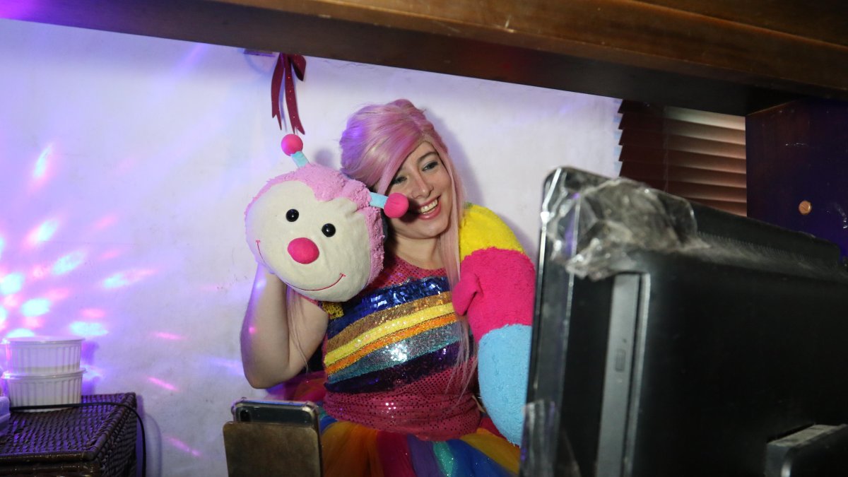 Paula Guerrero tiene 28 años de edad y es animadora de fiestas infantiles.