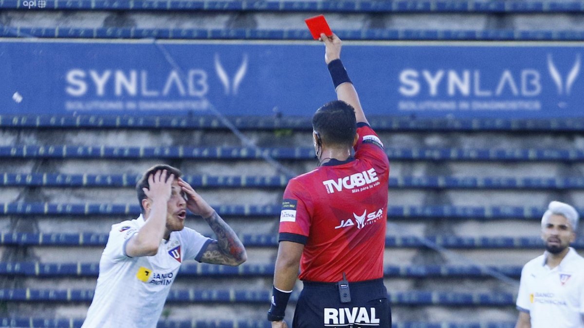 El arbitraje ecuatoriano nuevamente está en el ojo del huracán.