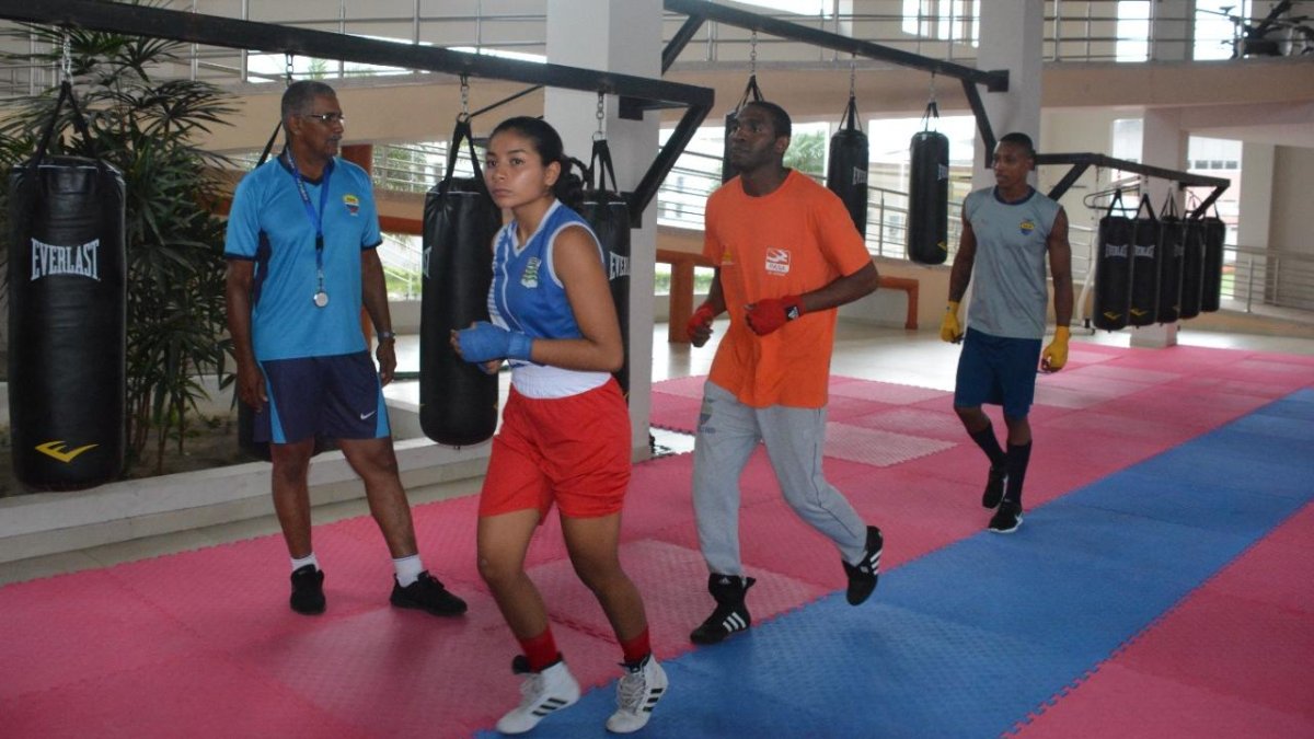 Concentración. Los boxeadores tricolores han pasado trabajando 76 días en Tena.