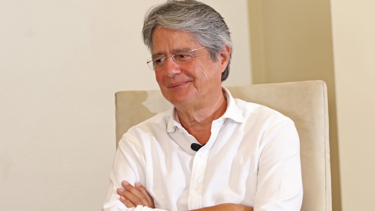El candidato presidencial de CREO-PSC, Guillermo Lasso, en entrevista este miércoles en Diario EXPRESO.