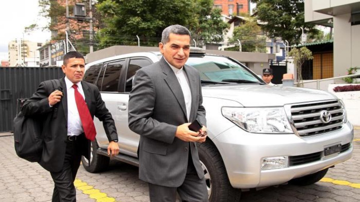 Alvarado se desempeñó como Secretario Nacional de Comunicación, Ministro de Turismo y Secretario de la Administración durante la presidencia de Rafael Correa.