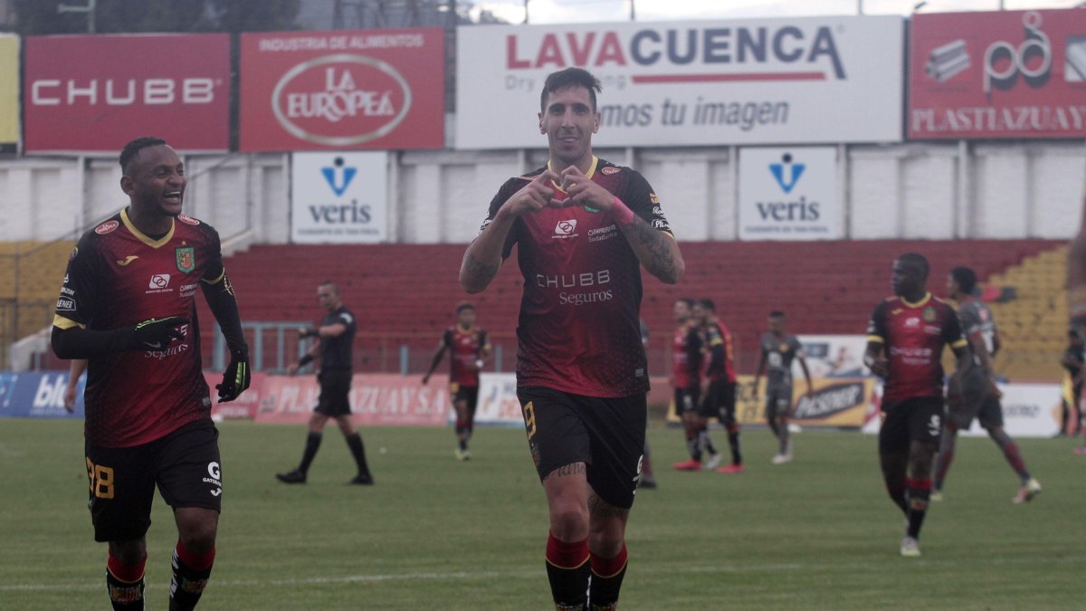 El delantero del Cuenca, Diego Dorregaray, fue protagonista de una mala acción tras uno de sus goles.