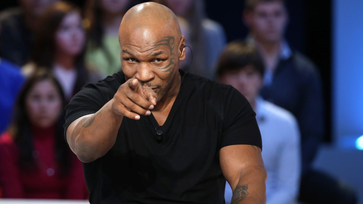 Mike Tyson vuelve al ring este sábado para enfrentar a Roy Jones Jr.