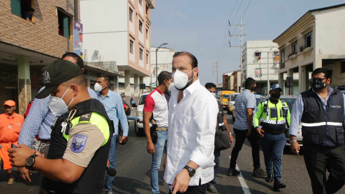 Luis Chonillo es el gobernador del Guayas, licenciado en Comercio Internacional y máster en Administración de Empresas. Fue candidato a la Alcaldía de Durán en las pasadas elecciones seccionales.