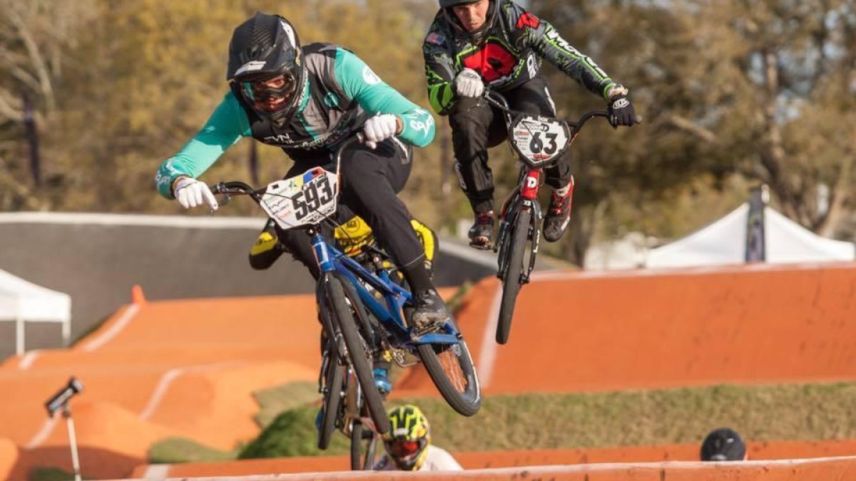 El ciclista ecuatoriano lleva varios años compitiendo en la Liga Profesional de este país.