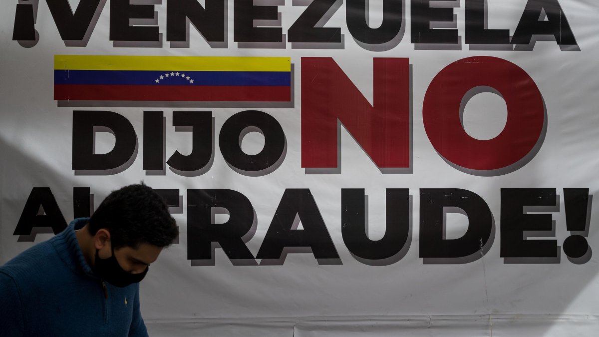 La oposición política en Venezuela calificó de fraude el proceso del pasado domingo.