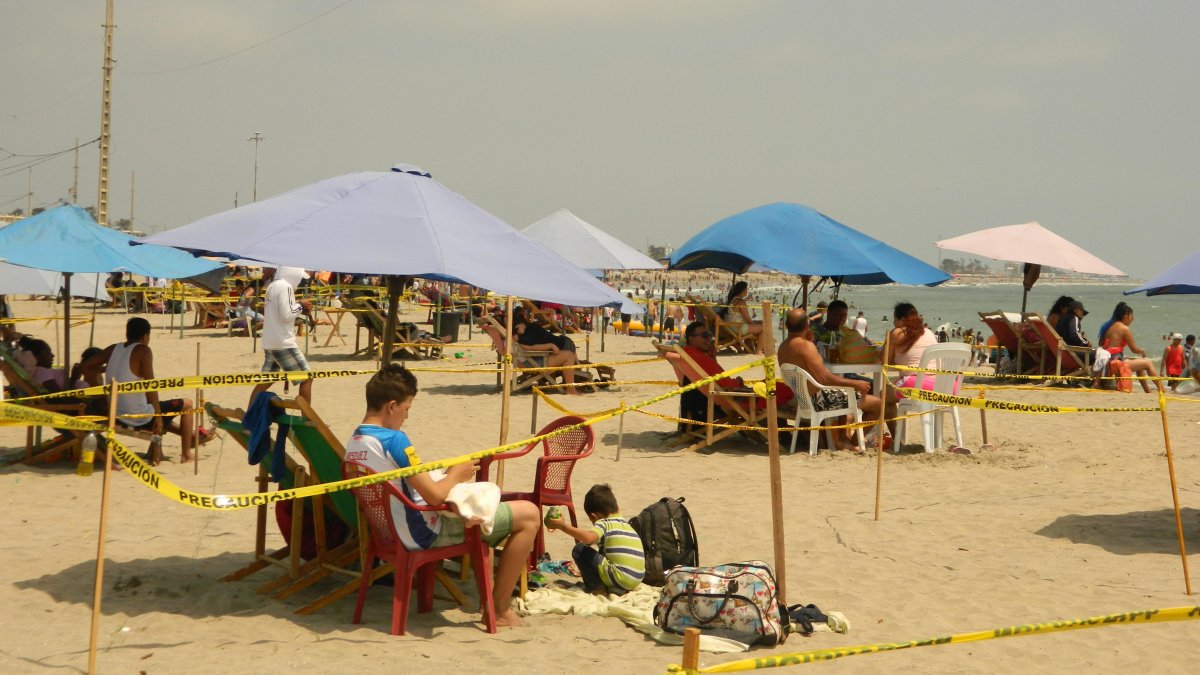 Distancia. Las carpas deben tener una separación de tres metros.