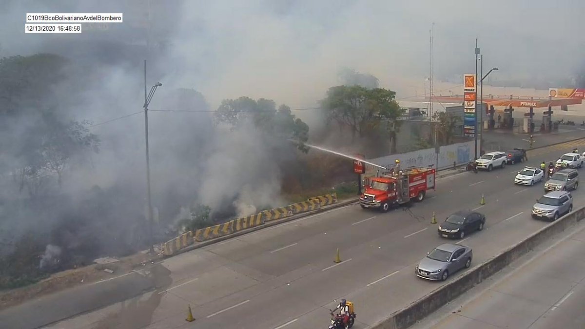 Hasta el momento no hay reportes de daños ni heridos.