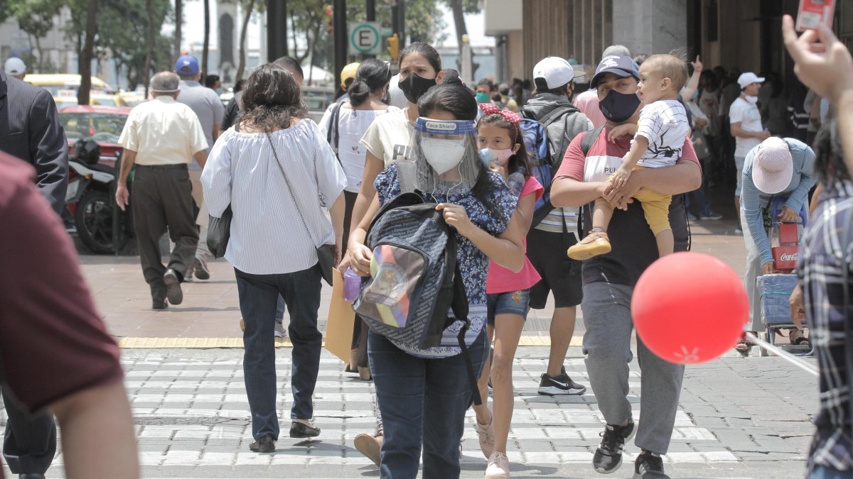 La economía ecuatoriana se ha visto fuertemente afectada por el coronavirus.
