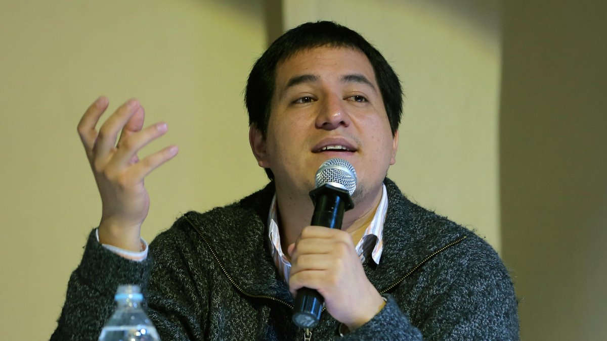 De acuerdo con el estudio, el 46,6 % de encuestados contestaron que si las elecciones se celebraran mañana, votarían por Arauz, candidato de la lista 1