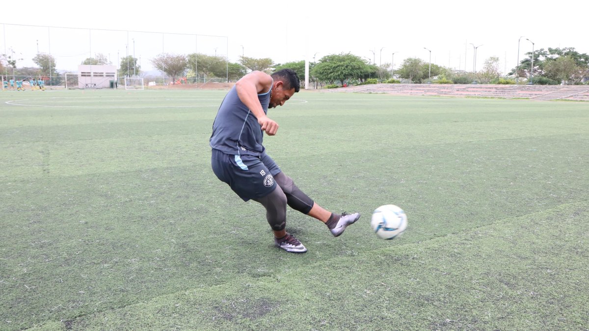 Ángel Gracia marcó tres goles de tiro libre en este 2020.