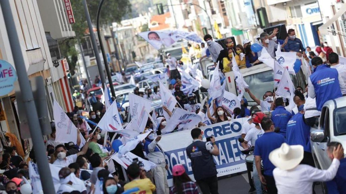 Elecciones. Imagen referencial del inicio de la campaña electoral del entonces candidato presidencial Guillermo Lasso en diciembre de 2020..