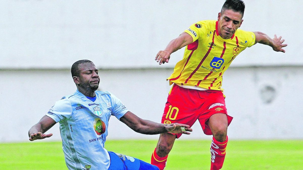 Víctor Figueroa se quedará una temporada más en Aucas. En 2020 fue el goleador del equipo con 14 tantos. Su firma fue el objetivo principal antes de la pretemporada.