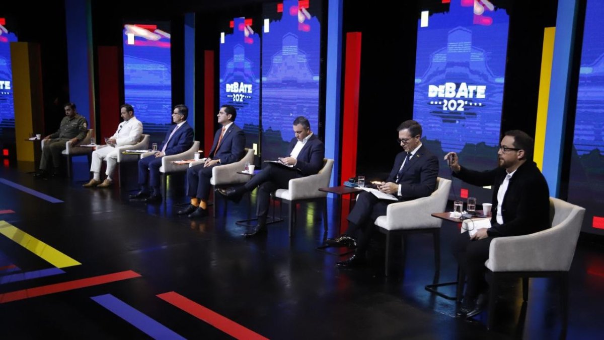 Cada participante presidencial tendrá un minuto con 30 segundos para dar su exposición y un minuto adicional para aclaración o réplica.