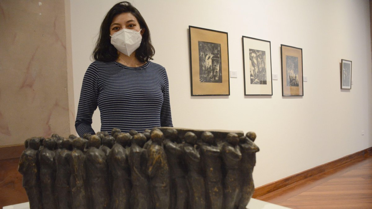 En el Centro Cultural Metropolitano se exhibe una parte de la muestra 'Trancisiones' del acervo artístico del salón Mariano Aguilera. Diana Boada, del CCM, explica las piezas.