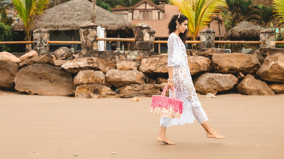 Con este vestido playero disfrutará de frescura y comodidad