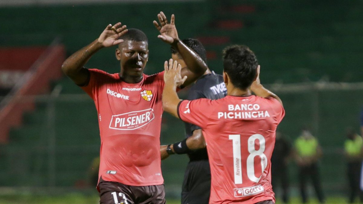 Gabriel Cortez y Matías Oyola marcaron goles en el amistoso del Ídolo ante el Manta.