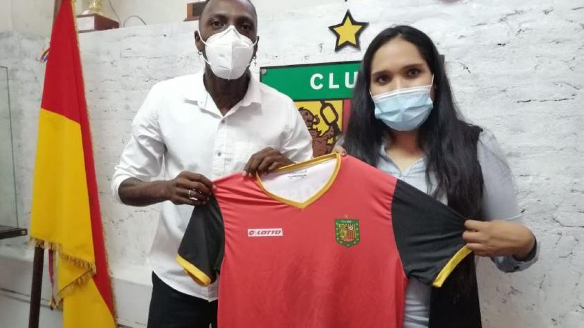 Deportivo Cuenca tuvo tantos problemas económicos en la temporada anterior que sus jugadores paralizaron las actividades. Para esta campaña ya lleva nueve refuerzos.