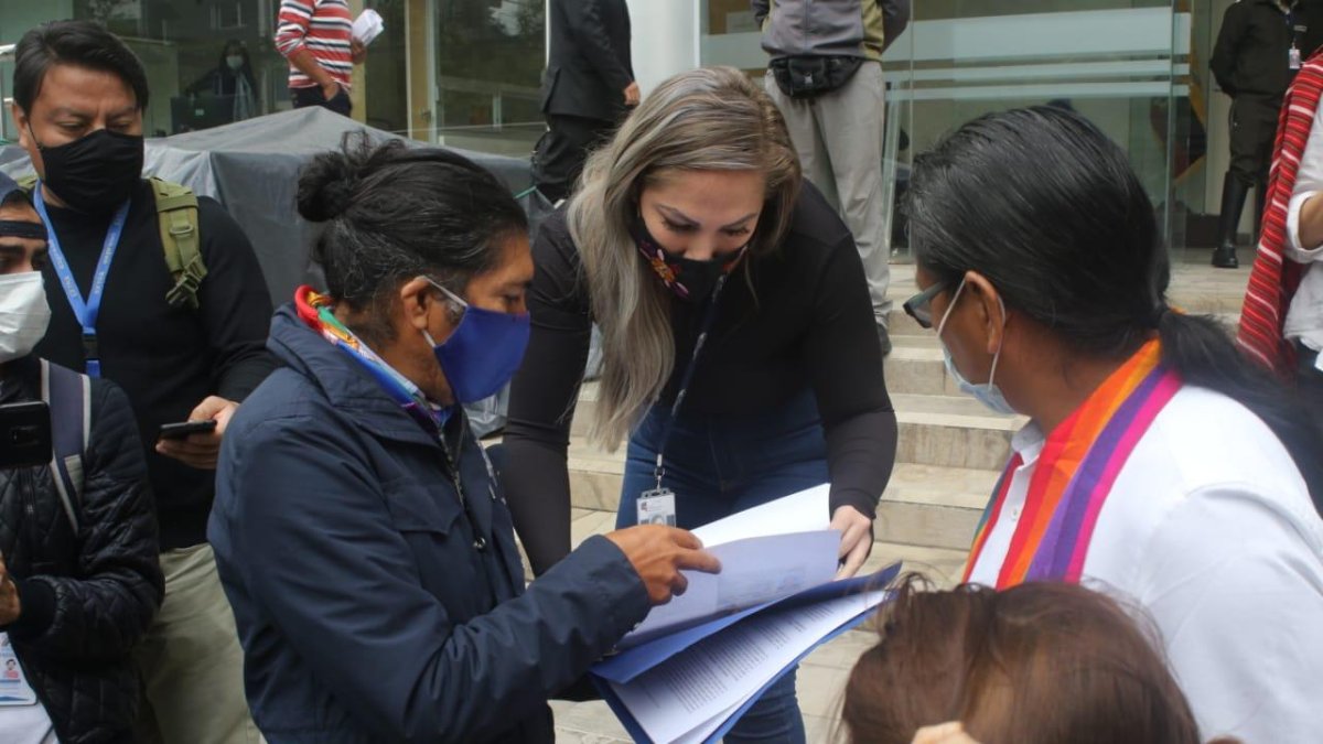 Yaku Pérez llega a la Corte Constitucional a pedir que haga recuento de los votos en las 24 provincias.
