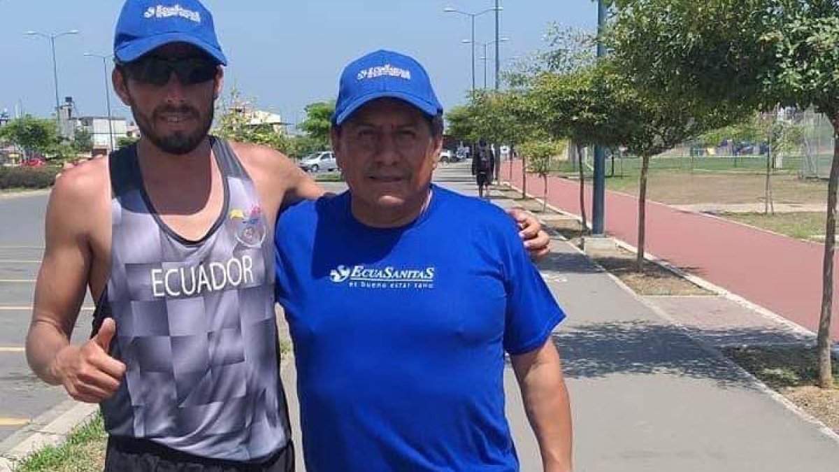 Trabajo. Chocho (d) dirigió a Claudio hace menos de un mes en su aclimatización en Guayaquil